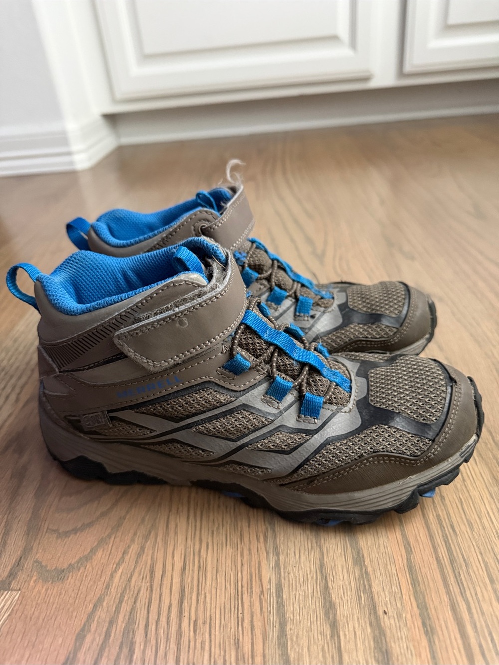 Merrell Kids grey and  Blue Trail Sneakers